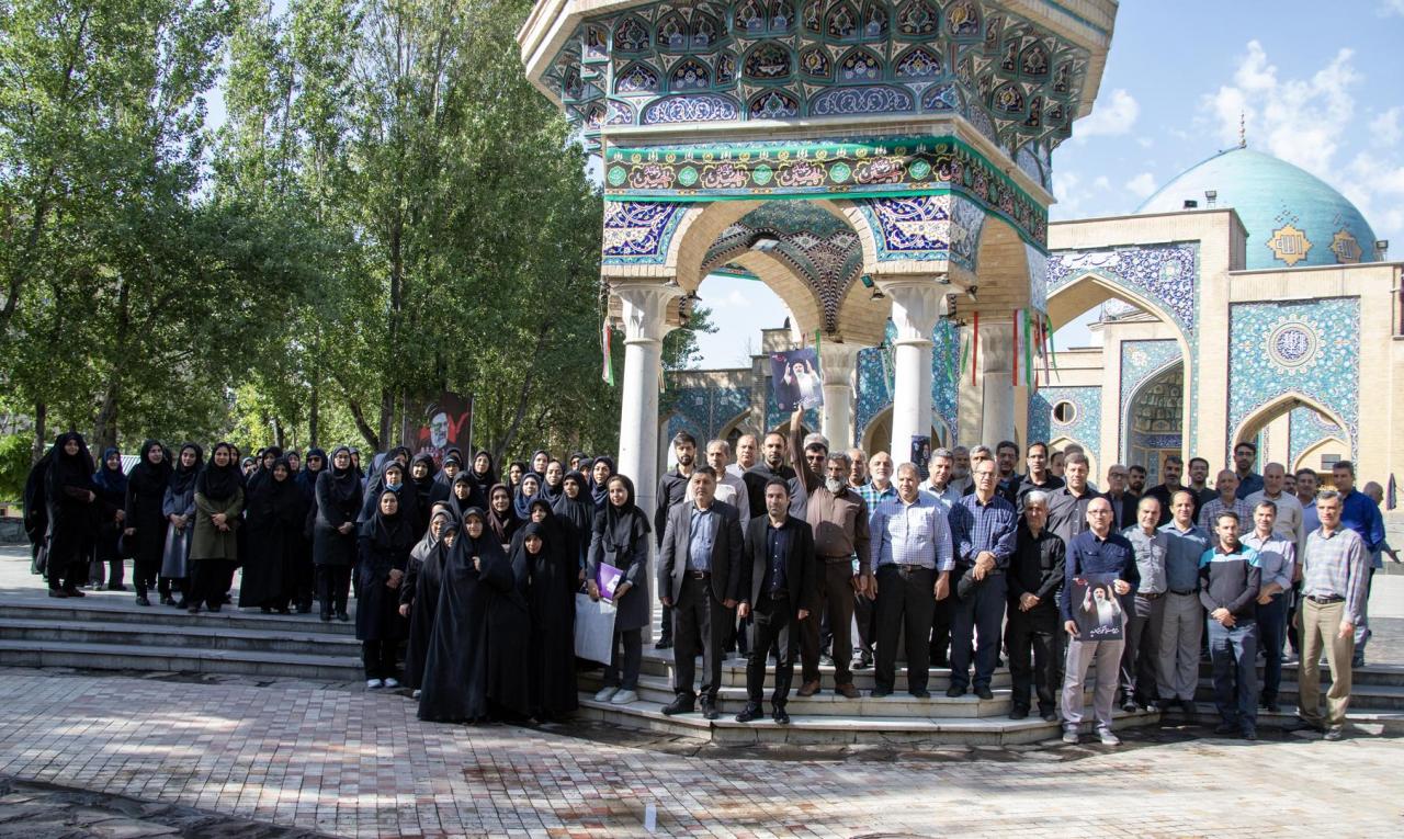 تقدیر از دانشجوی دانشکده علوم پزشکی در هفتمین برنامه پیاده روی و ورزش صبحگاهی بهاره دانشگاهیان 