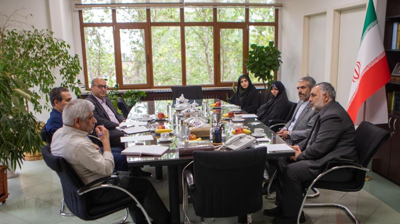 نشست مشترک رییس دانشگاه با معاونان فرهنگی و حقوقی وزارت فرهنگ و ارشاد اسلامی 