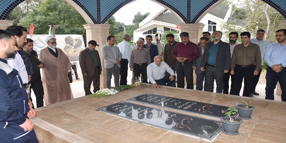 برگزاری مراسم غبار روبی مزار شهدای گمنام دانشکده منابع طبیعی و علوم دریایی نور